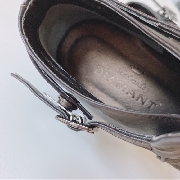 Pointed toe booties - Picture 3 of 3